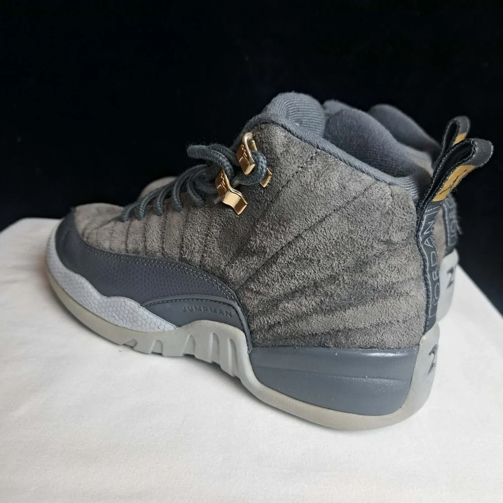 Nike Air Jordan 12 XII Retro GS Grey Wolf 153265-005 Youth Size‎ 4.5 Y Suede